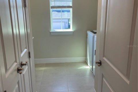Casa en alquiler en Orlando, Florida, 5 dormitorios, 336.03 m2 № 1733902 - foto 24