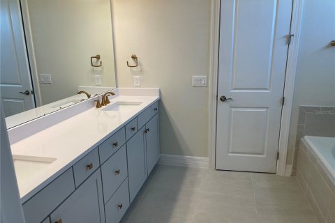 Casa en alquiler en Orlando, Florida, 5 dormitorios, 336.03 m2 № 1733902 - foto 19