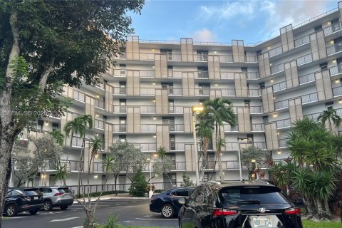 Condo in Aventura, Florida, 1 bedroom  № 1995307 - photo 2