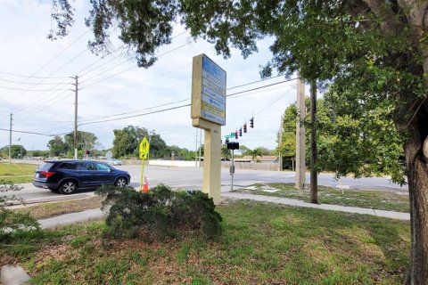 Commercial property in Seminole, Florida 712 sq.m. № 1129458 - photo 5