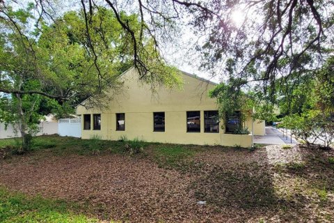 Commercial property in Seminole, Florida 712 sq.m. № 1129458 - photo 6