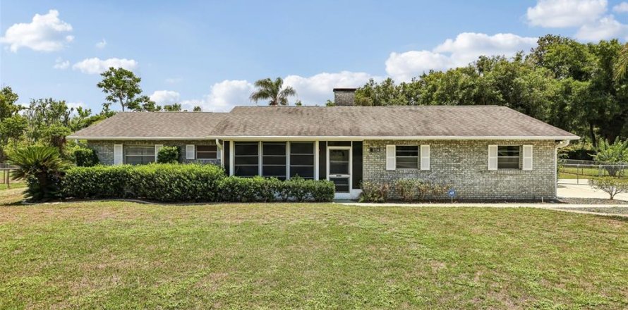 Villa ou maison à Fruitland Park, Floride 3 chambres, 120.77 m2 № 2149456