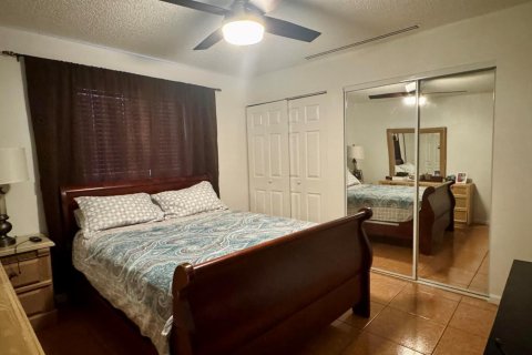 Condo in West Palm Beach, Florida, 2 bedrooms № 2246278 - photo 10