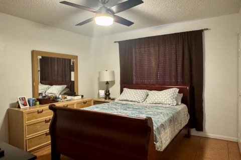 Condo in West Palm Beach, Florida, 2 bedrooms № 2246278 - photo 9