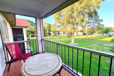 Condo in West Palm Beach, Florida, 2 bedrooms № 2246278 - photo 18