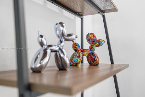 Снять в аренду кондоминиум в Серфсайд, Флорида 3 спальни, 138.61м2, № 2081713 - фото 29