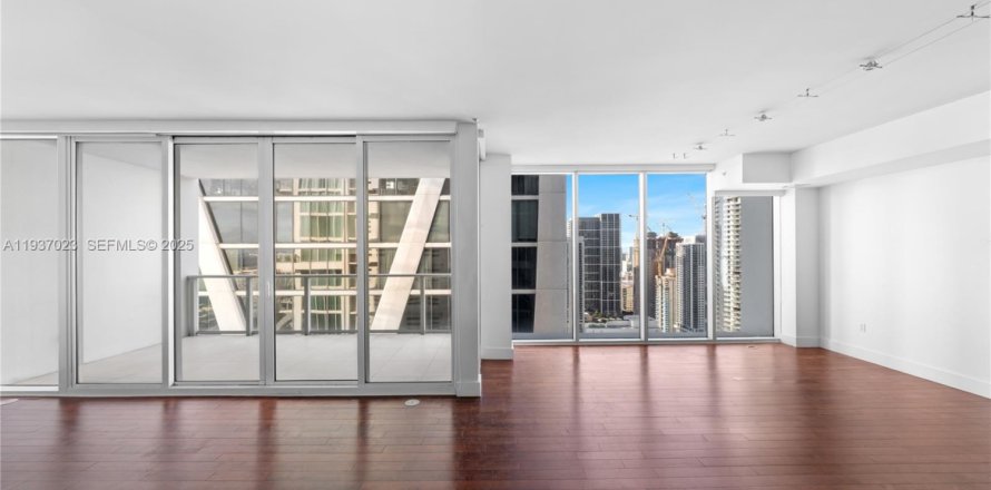 Кондоминиум с 1 спальней в Майами, Флорида № 2053402