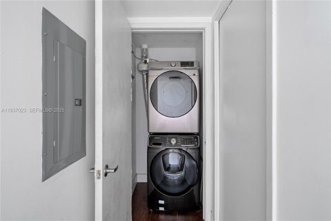 Купить кондоминиум в Майами, Флорида 1 спальня, 75.07м2, № 2053402 - фото 6
