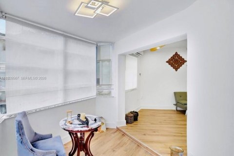 Copropriété à vendre à Miami, Floride: 1 chambre, 61.32 m2 № 1997659 - photo 12