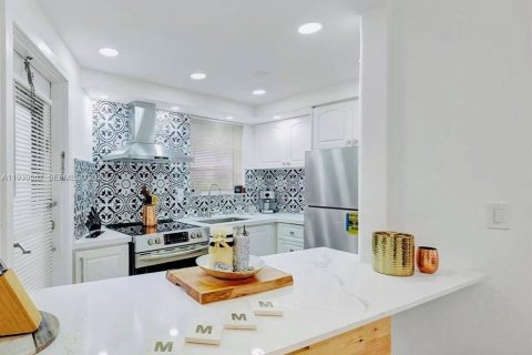 Copropriété à vendre à Miami, Floride: 1 chambre, 61.32 m2 № 1997659 - photo 2
