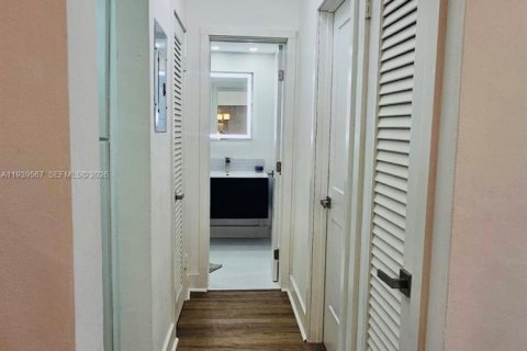 Copropriété à vendre à Miami, Floride: 1 chambre, 61.32 m2 № 1997659 - photo 20