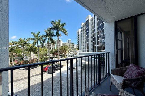 Copropriété à vendre à Hallandale Beach, Floride: 2 chambres, 99.87 m2 № 2154471 - photo 24