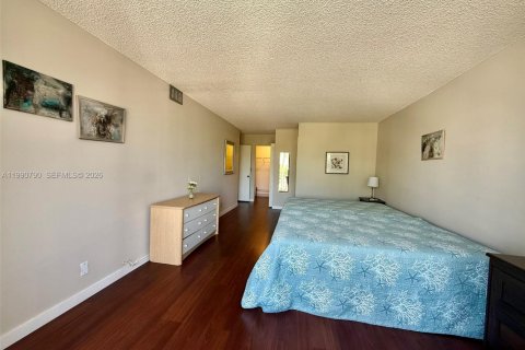 Copropriété à vendre à Hallandale Beach, Floride: 2 chambres, 99.87 m2 № 2154471 - photo 14