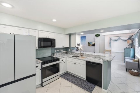 Купить виллу или дом в Палм-Кост, Флорида 9 комнат, 128.3м2, № 2287283 - фото 8