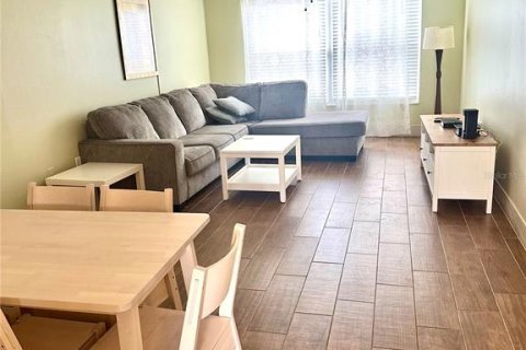 Condo in Largo, Florida, 2 bedrooms № 2199645 - photo 16
