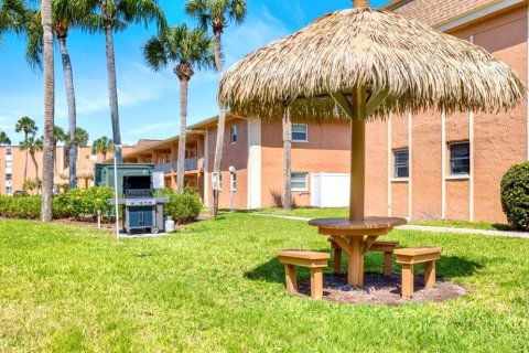 Condo in Largo, Florida, 2 bedrooms № 2199645 - photo 8