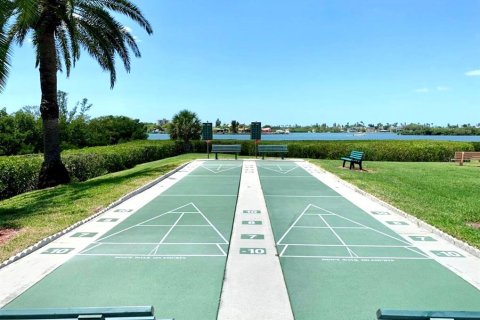 Condo in Largo, Florida, 2 bedrooms № 2199645 - photo 7
