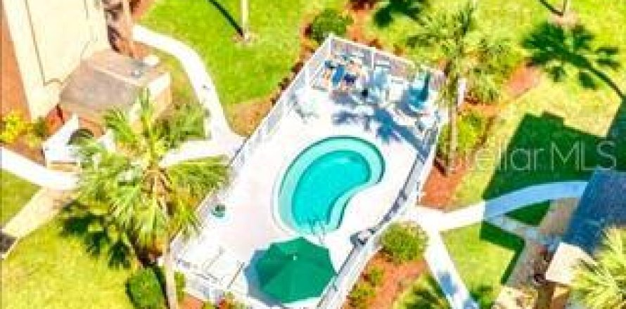 Condo in Largo, Florida, 2 bedrooms № 2199645