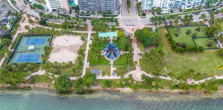 Condo à Miami, Floride, 2 chambres  № 918472