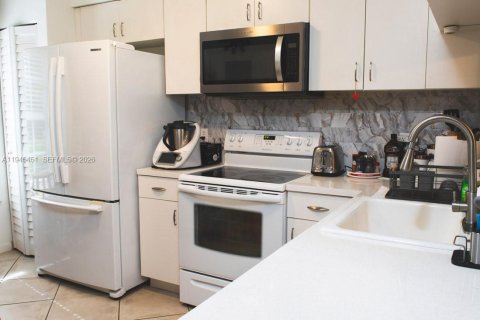 Touwnhouse à vendre à Weston, Floride: 2 chambres, 103.12 m2 № 2001833 - photo 5