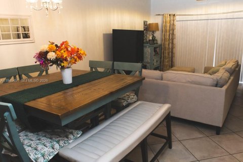 Touwnhouse à vendre à Weston, Floride: 2 chambres, 103.12 m2 № 2001833 - photo 11