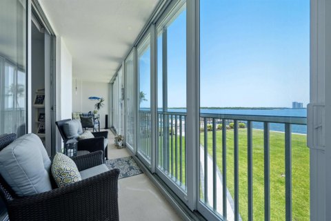 Copropriété à vendre à North Palm Beach, Floride: 2 chambres, 100.24 m2 № 2171683 - photo 17