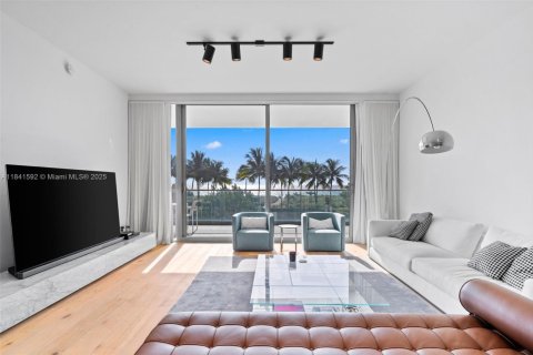 Condominio en venta en Bal Harbour, Florida, 2 dormitorios, 196.4 m2 № 1834072 - foto 3