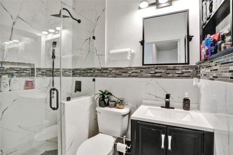 House in Miramar, Florida 3 bedrooms, 163.51 sq.m. № 1833693 - photo 5