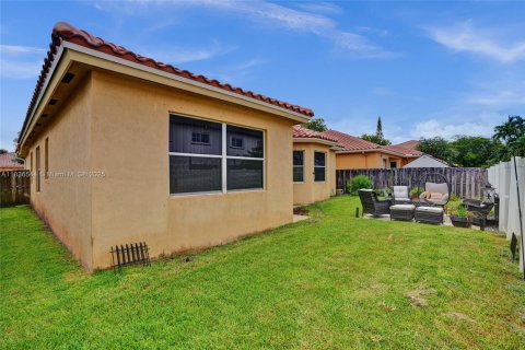House in Miramar, Florida 3 bedrooms, 163.51 sq.m. № 1833693 - photo 4