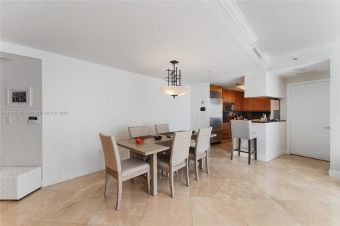 Condominio en venta en Miami, Florida, 1 dormitorio, 95.78 m2 № 1979316 - foto 14