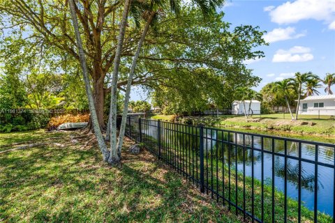 Casa en venta en Palmetto Bay, Florida, 3 dormitorios, 122.91 m2 № 2045936 - foto 16