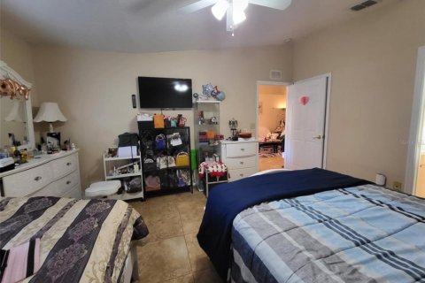 House in Pinellas Park, Florida 4 bedrooms, 165.27 sq.m. № 1720037 - photo 20