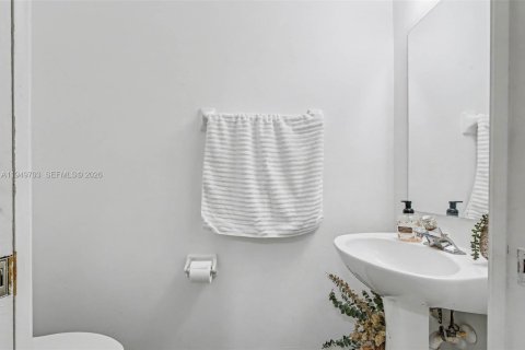 Купить виллу или дом в Дорал, Флорида 3 спальни, 131.92м2, № 2007142 - фото 13