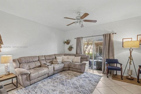 Купить виллу или дом в Дорал, Флорида 3 спальни, 131.92м2, № 2007142 - фото 17