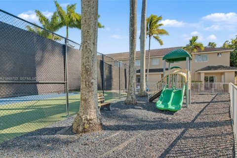 Купить виллу или дом в Дорал, Флорида 3 спальни, 131.92м2, № 2007142 - фото 30