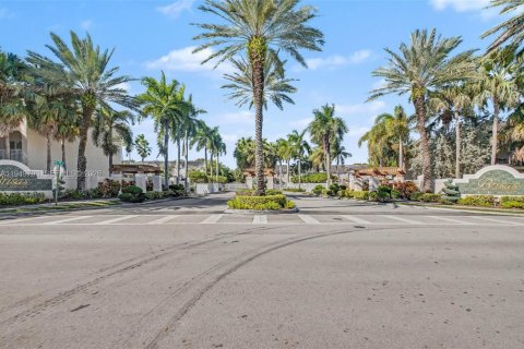 Купить виллу или дом в Дорал, Флорида 3 спальни, 131.92м2, № 2007142 - фото 2