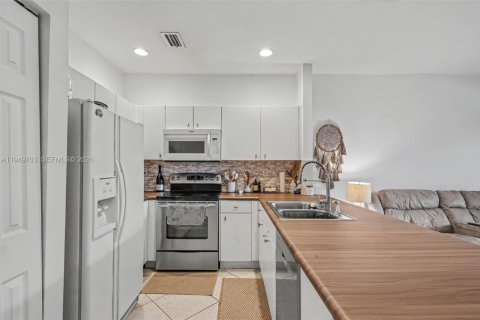 Купить виллу или дом в Дорал, Флорида 3 спальни, 131.92м2, № 2007142 - фото 16