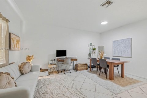 Купить виллу или дом в Дорал, Флорида 3 спальни, 131.92м2, № 2007142 - фото 6