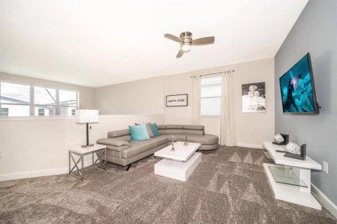 House in STOREY LAKE in Kissimmee, Florida 5 bedrooms, 278.34 sq.m. № 2135570 - photo 21