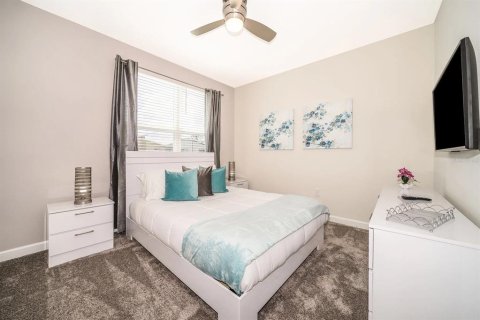 House in STOREY LAKE in Kissimmee, Florida 5 bedrooms, 278.34 sq.m. № 2135570 - photo 12