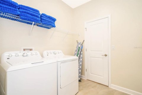 House in STOREY LAKE in Kissimmee, Florida 5 bedrooms, 278.34 sq.m. № 2135570 - photo 24