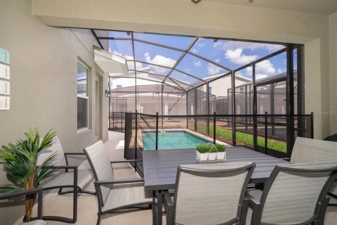 House in STOREY LAKE in Kissimmee, Florida 5 bedrooms, 278.34 sq.m. № 2135570 - photo 5