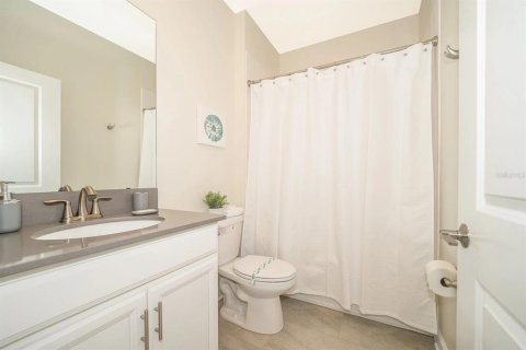 House in STOREY LAKE in Kissimmee, Florida 5 bedrooms, 278.34 sq.m. № 2135570 - photo 13