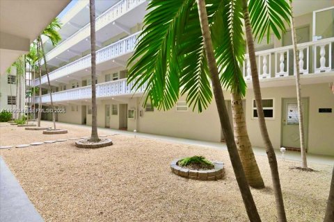 Copropriété à vendre à Hallandale Beach, Floride: 1 chambre, 71.53 m2 № 2154978 - photo 10