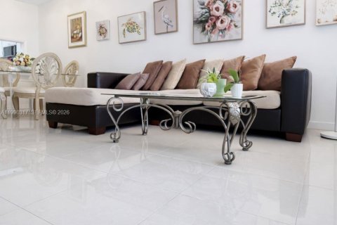 Copropriété à vendre à Hallandale Beach, Floride: 1 chambre, 71.53 m2 № 2154978 - photo 27