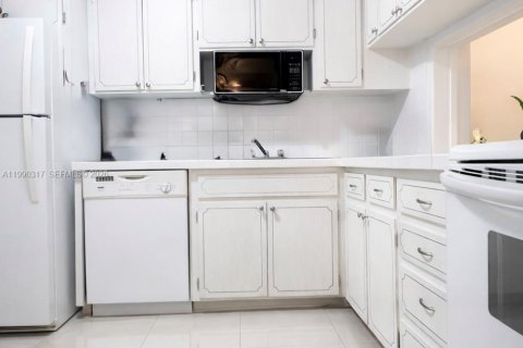 Copropriété à vendre à Hallandale Beach, Floride: 1 chambre, 71.53 m2 № 2154978 - photo 18