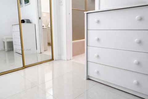Copropriété à vendre à Hallandale Beach, Floride: 1 chambre, 71.53 m2 № 2154978 - photo 16