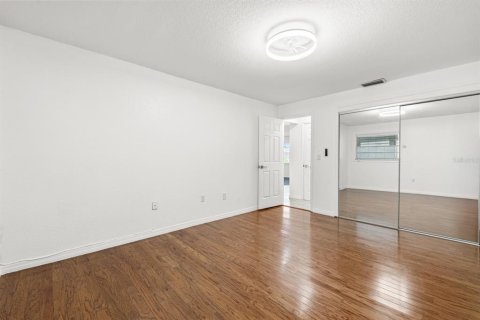 Condo in Saint Petersburg, Florida, 2 bedrooms  № 1910223 - photo 16