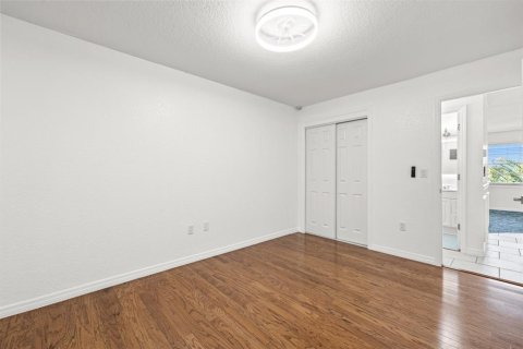 Condo in Saint Petersburg, Florida, 2 bedrooms  № 1910223 - photo 13