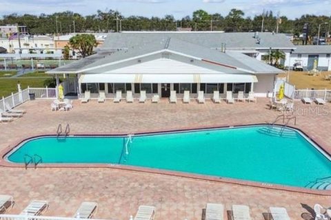 Condo in Saint Petersburg, Florida, 2 bedrooms  № 1910223 - photo 20